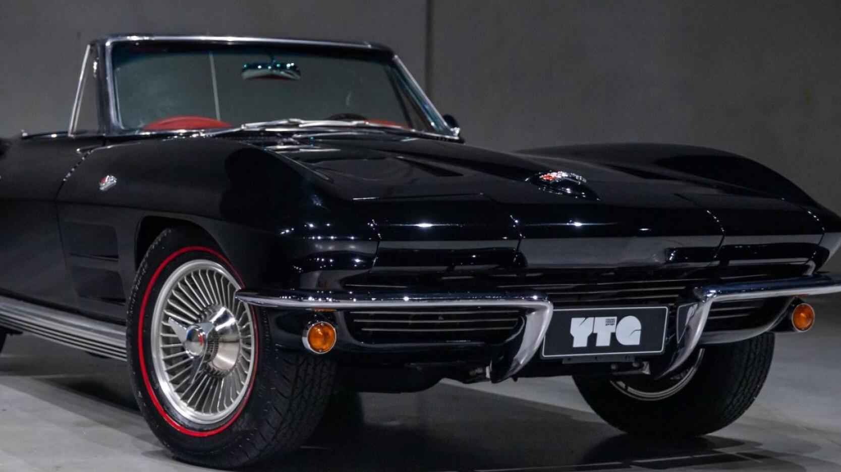 1964 Chevrolet Corvette C2 Sting Ray Roadster