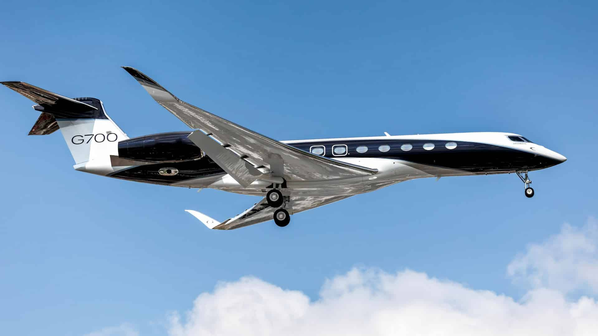 Gulfstream G700 - premium jet!