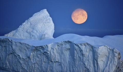Strange weather: making sense of bipolar reporting season