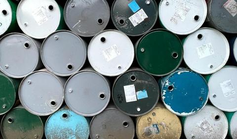 Oil ticks up as China boost balances growth concerns