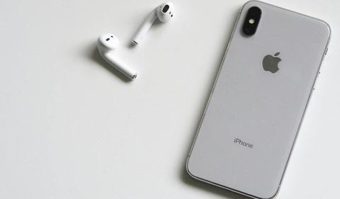 Apple loses 'most valuable company' title; shares dive