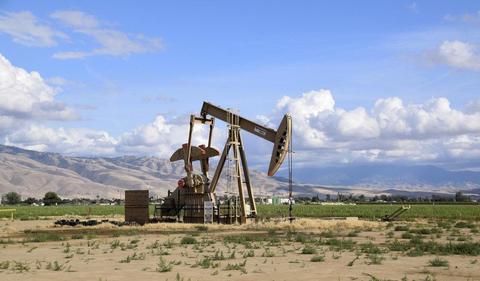 Markets: Oil gains on Iran sanctions, US inventory drop