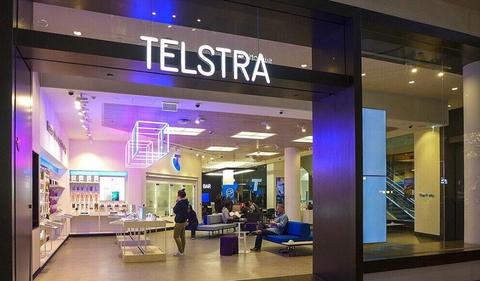 Telstra outage leaves many without email access