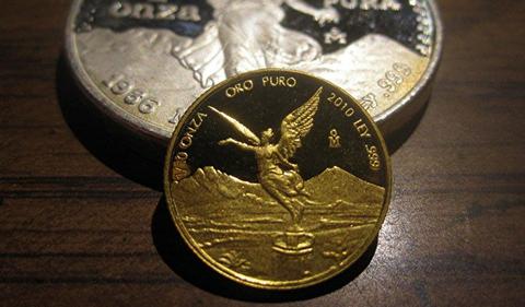 Gold prices rangebound as markets turn to US GDP data