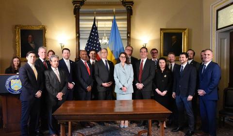 Fund: US, Ukraine sign minerals 'reconstruction' deal