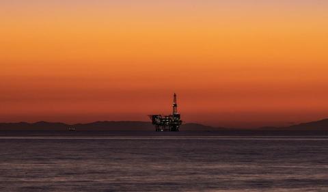Oil at 3wk lows on OPEC speculation, Iran sanctions