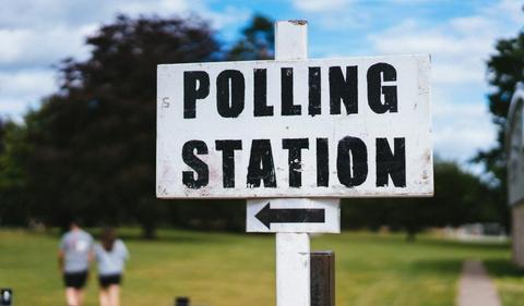 Labor and Greens do battle in key Australian seats