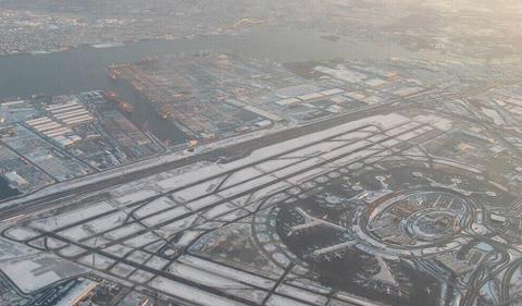 Major airplane delays ensue at Newark International