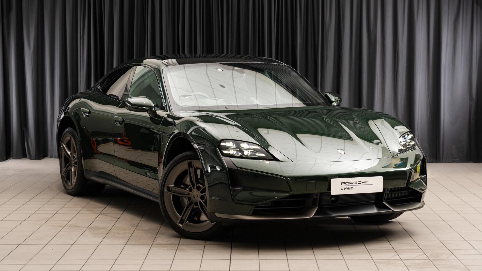 2025 Porsche Taycan Turbo