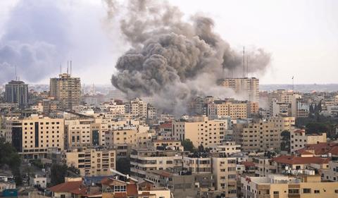 Hamas frees last living US citizen from Gaza