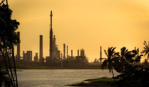 Oil declines amid tariff concerns; OPEC+ hike looms