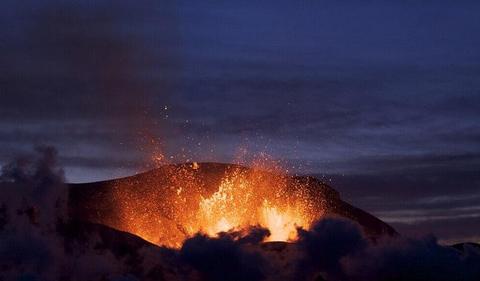 Icelandic volcano erupts for seventh time in a year