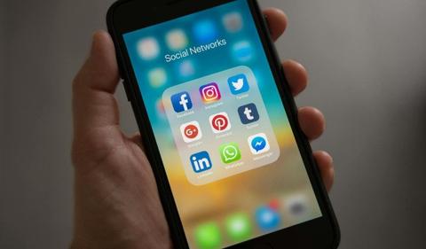 Meta faces trial in April over Instagram, WhatsApp suit