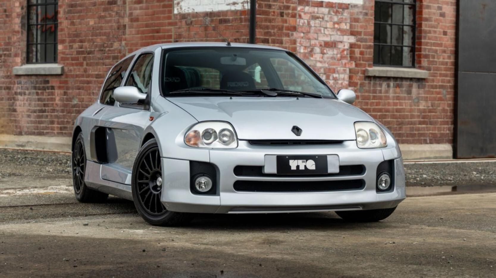 RENUALT CLIO V6