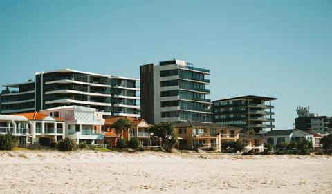 Australian investor loans drop, home loans rise in Q4