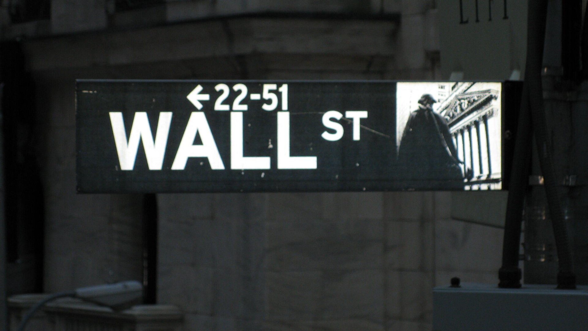 US benchmarks end week in the red amid volatile trade