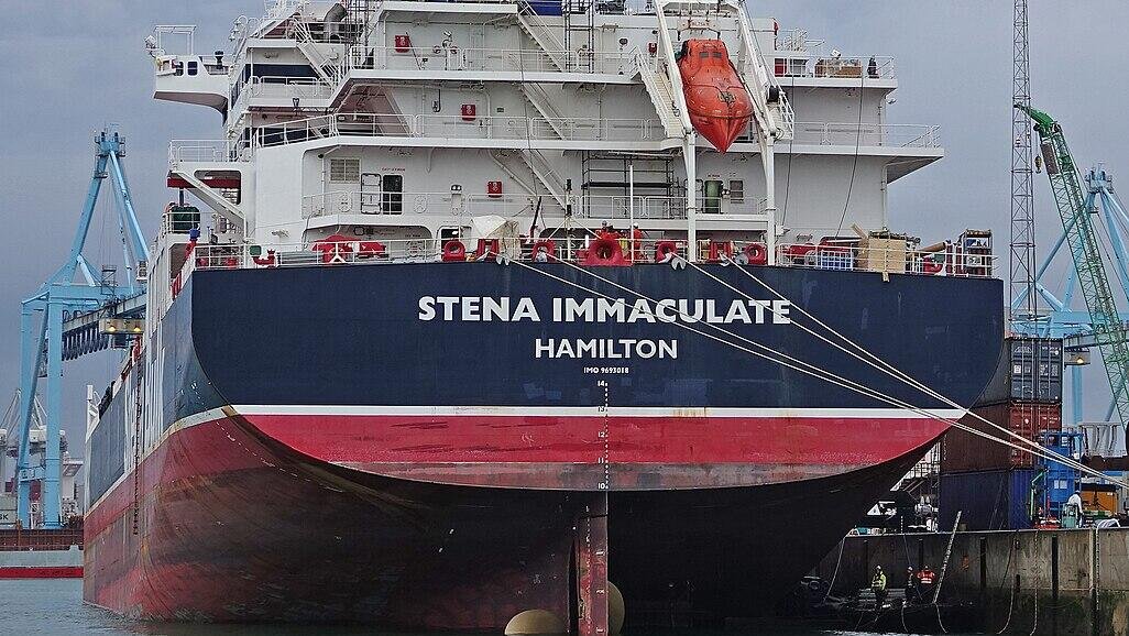Cargo vessel, oil tanker collide off England's coast