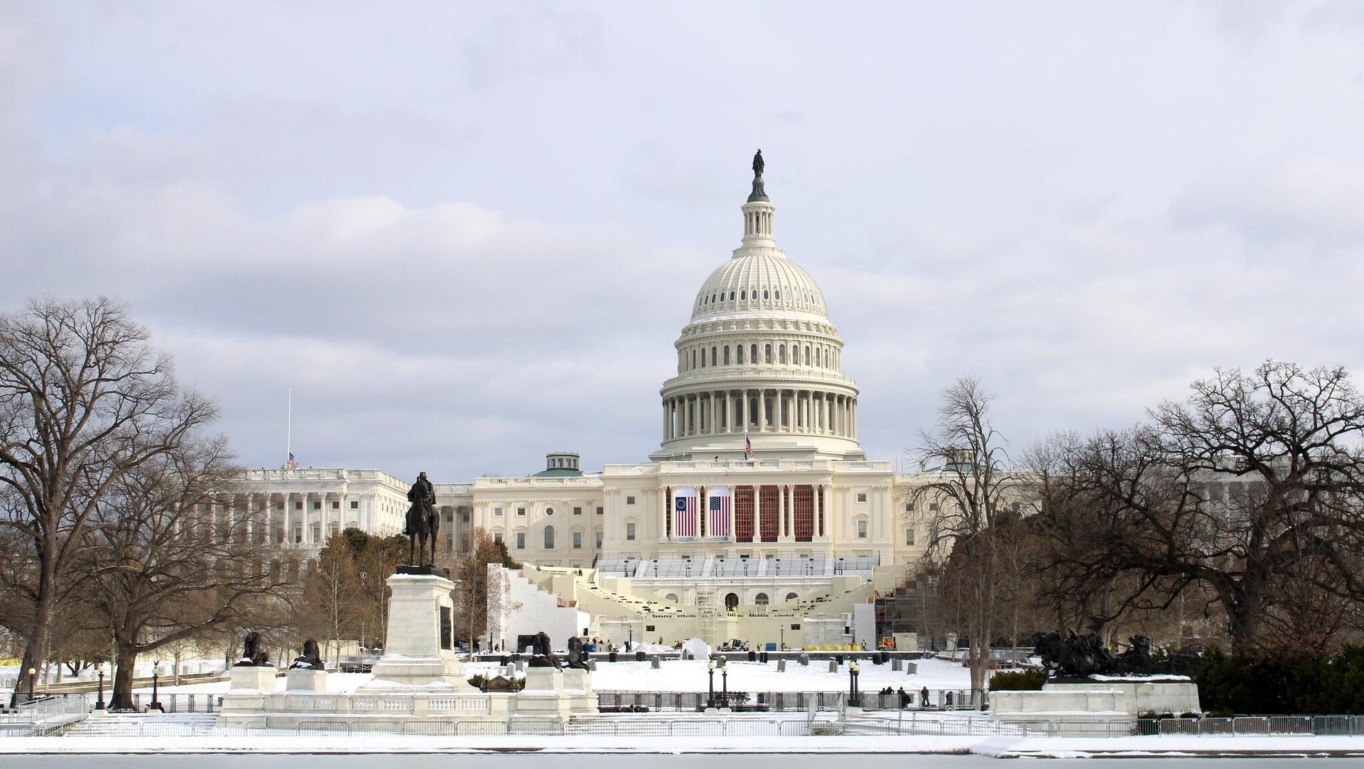 Trump signs spending bill to avert US govt shutdown