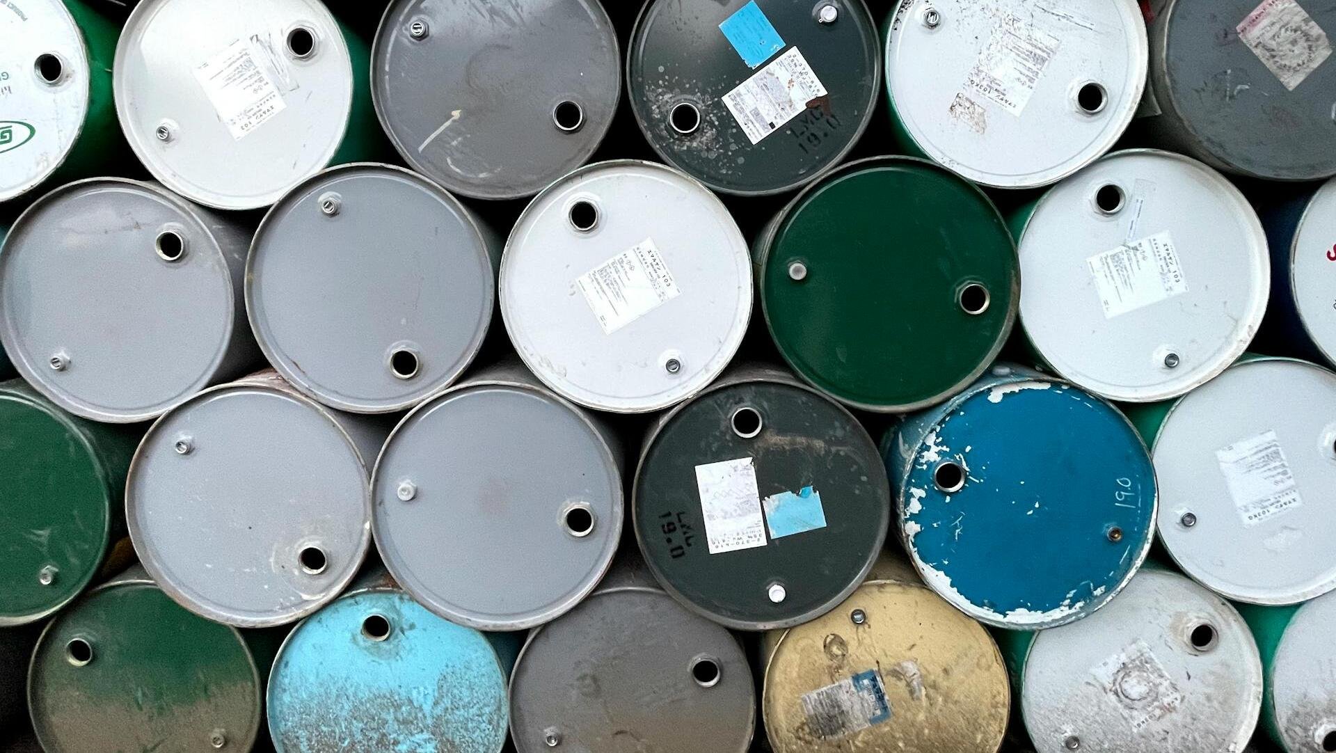 Oil ticks up as China boost balances growth concerns