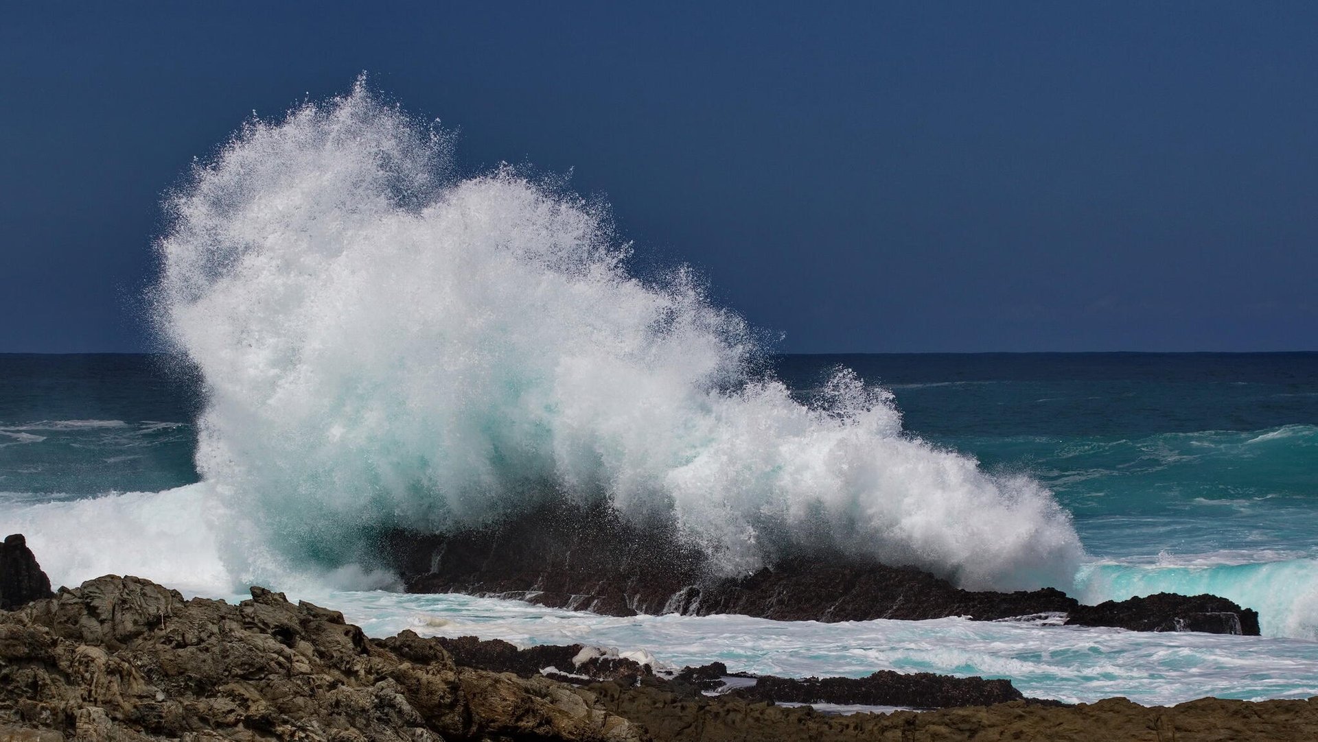 Fresh sell wave hits APAC region; Nikkei 225 down 5.2%