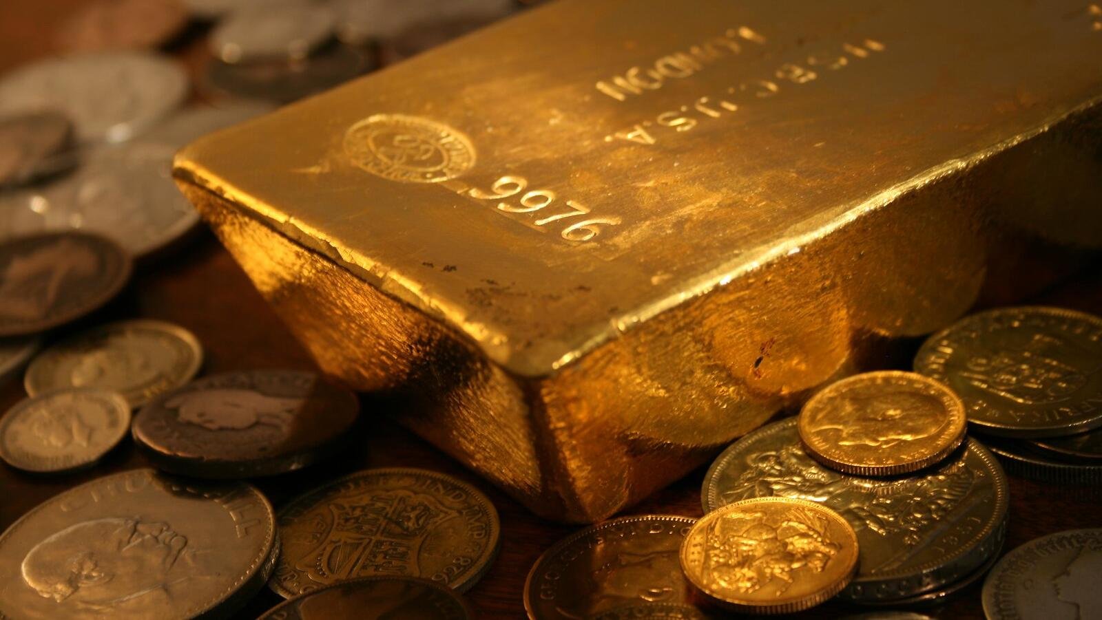 Ex-senator's wife found guilty in gold bar, cash bribery