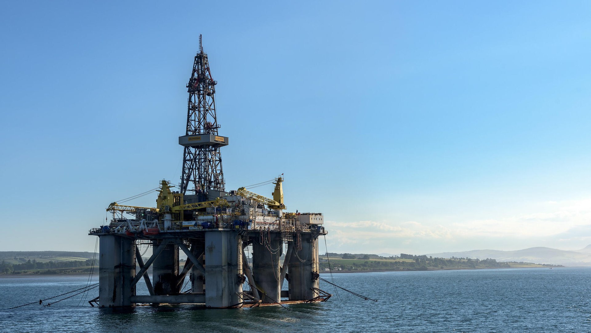 Oil ticks up as trade uncertainty dominates sentiment