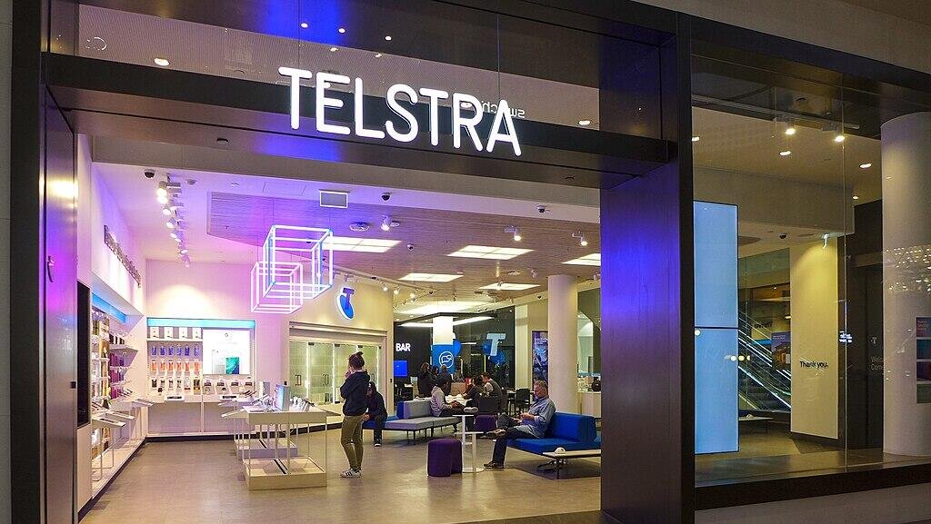 Telstra outage leaves many without email access