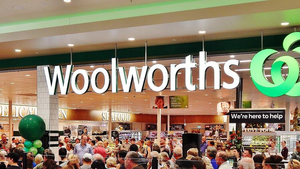Woolworths Q3 sales up and nine-week high share price
