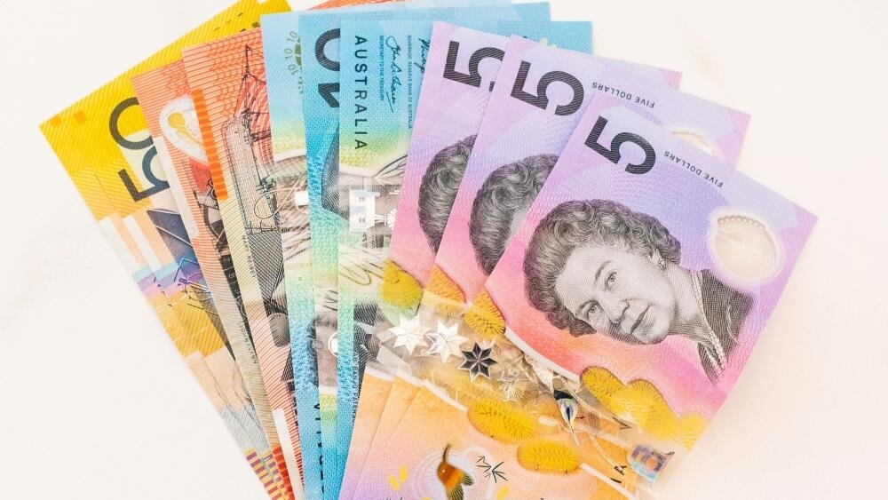 Household spending fell for first time in 5 months: ABS