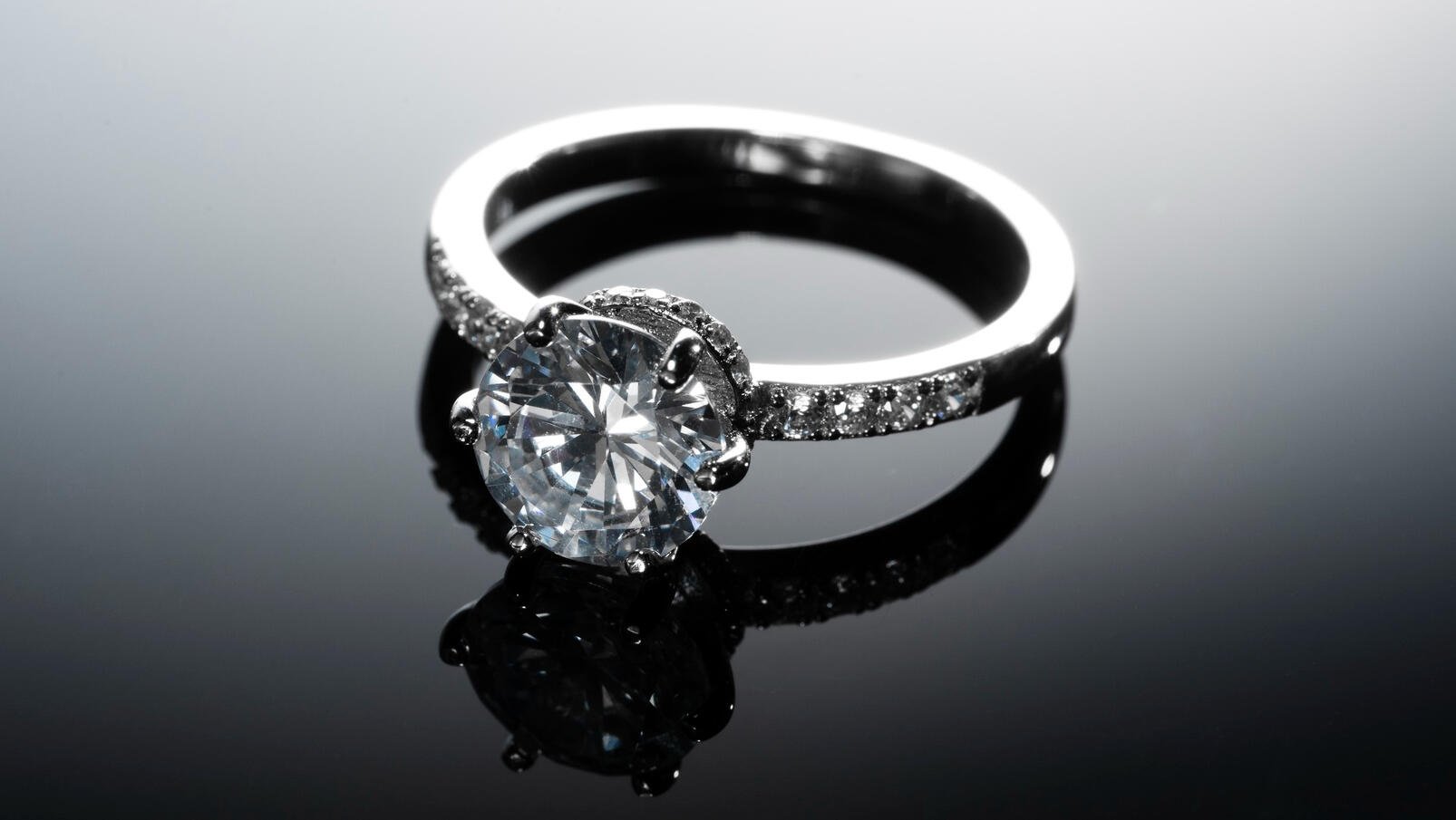 Diamonds are forever - not synthetic ones for De Beers