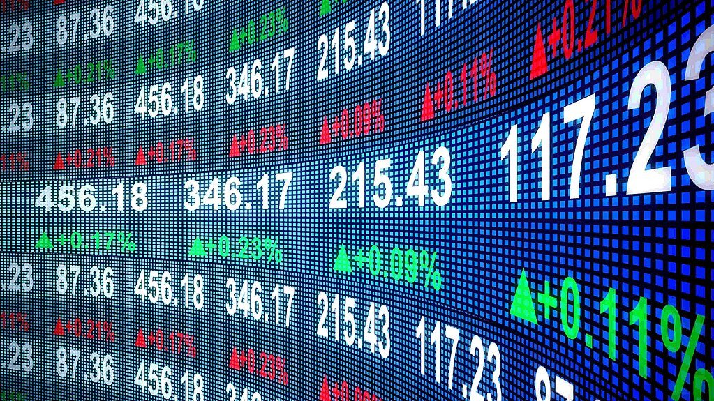 ASX 200 hits fresh record high after US rate cut; mining stocks lead gains
