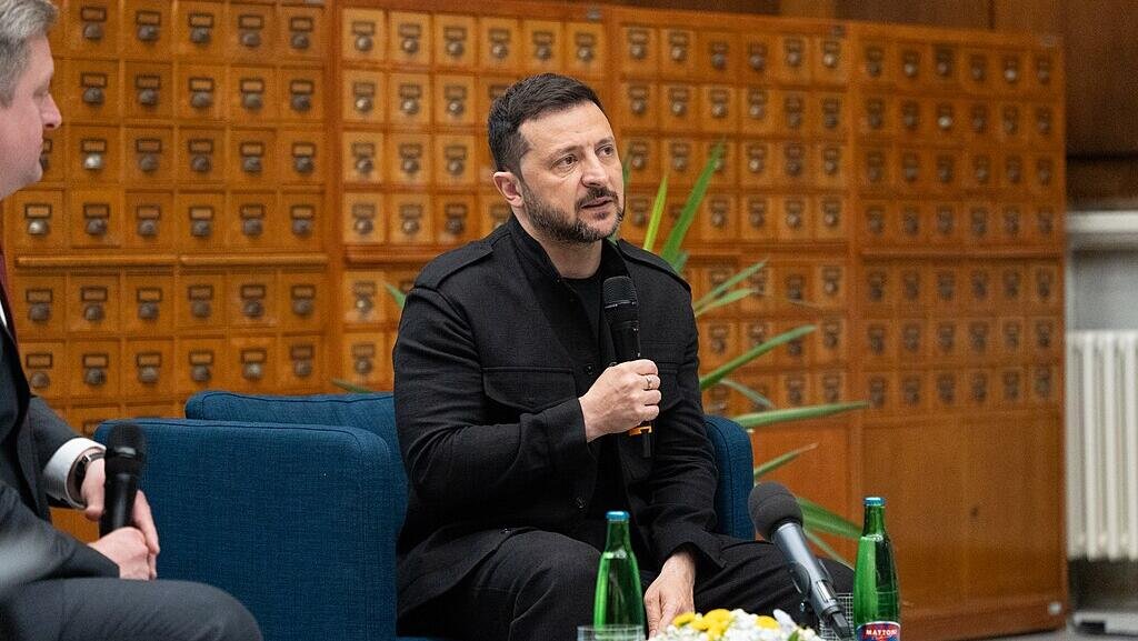 Zelensky urges Putin to call ceasefire in negotiations