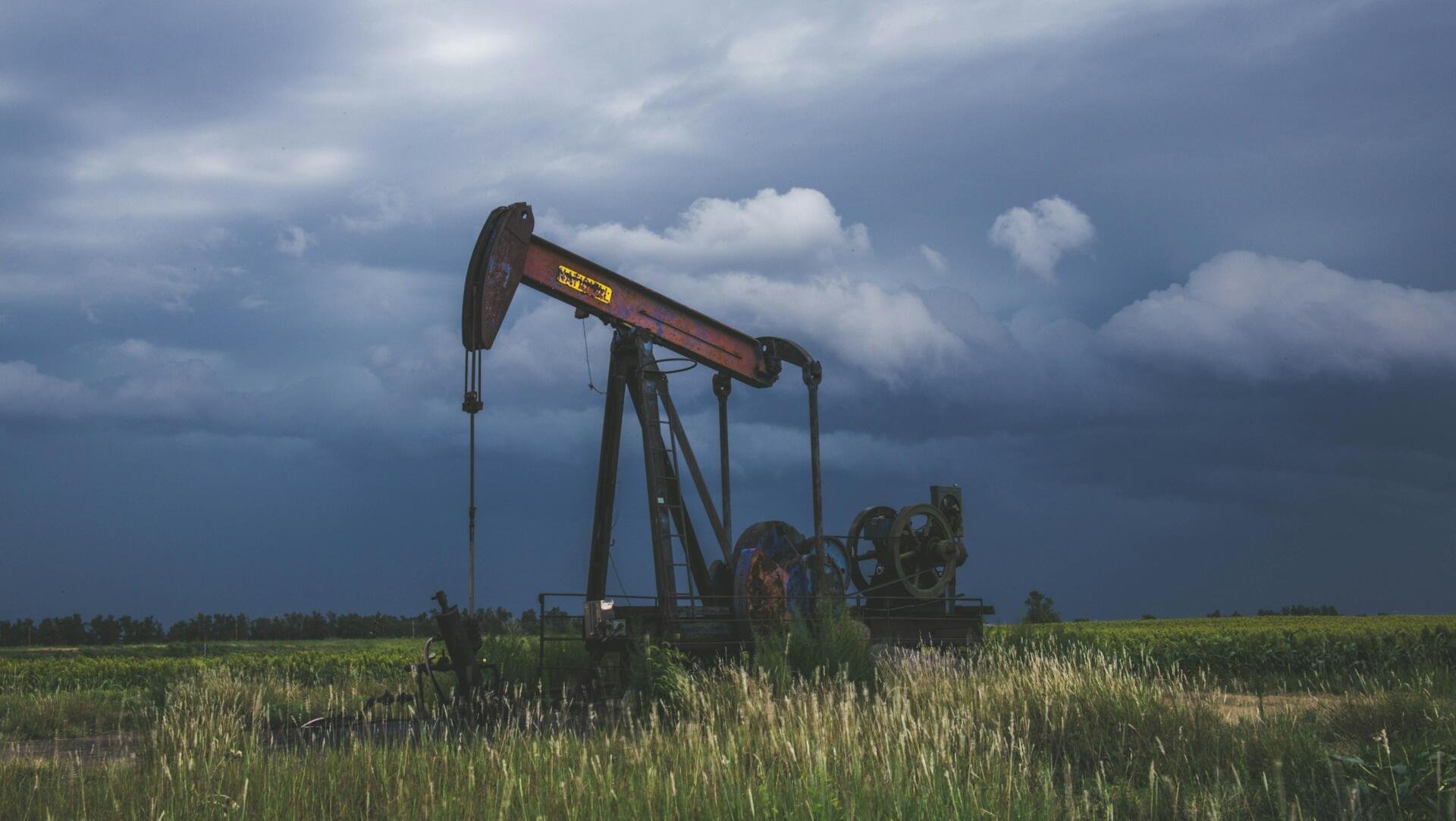 Oil slips on supply concerns despite US-China deal