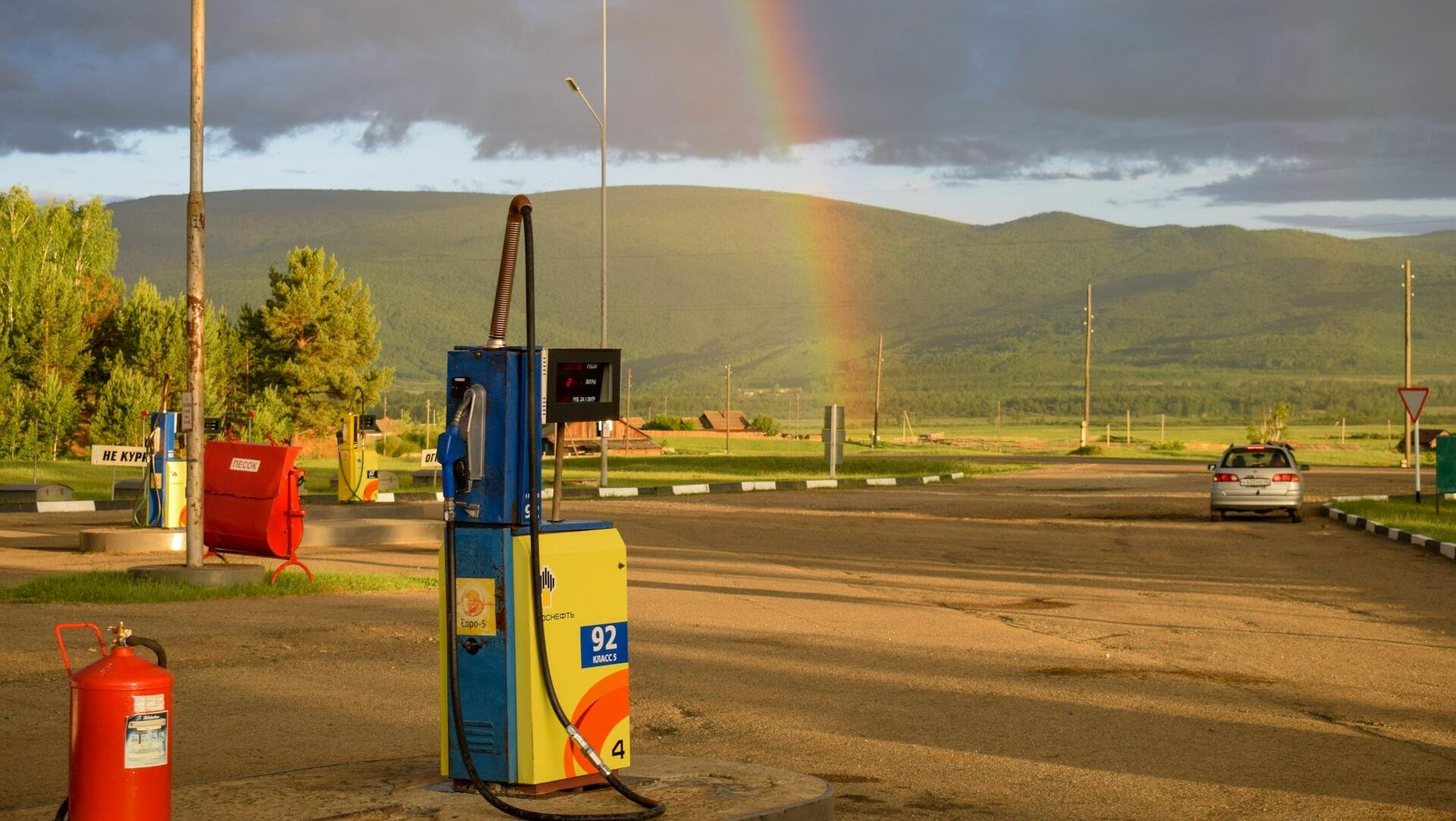 Oil prices climb after Trump tariffs blocked