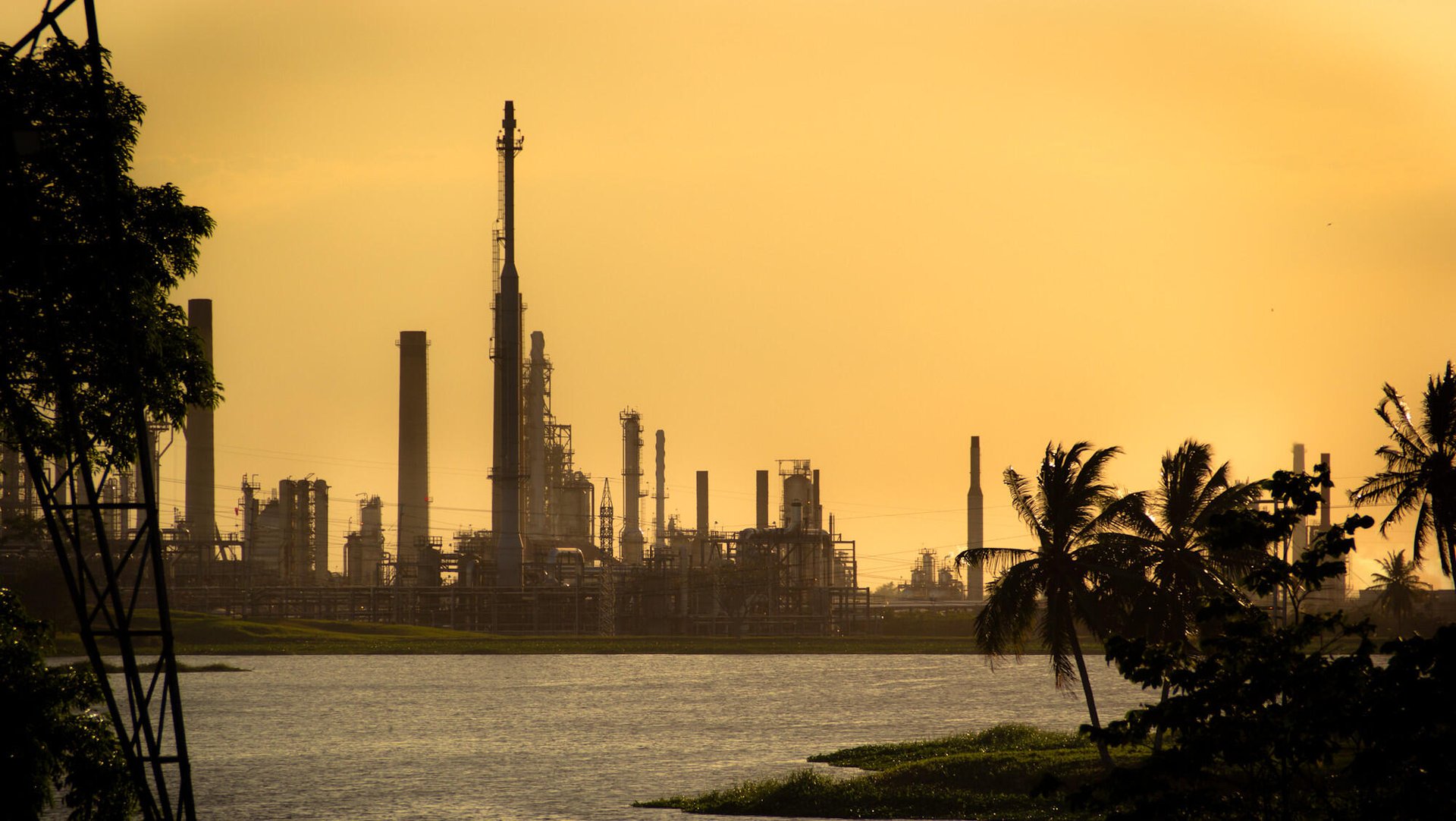 Oil declines amid tariff concerns; OPEC+ hike looms