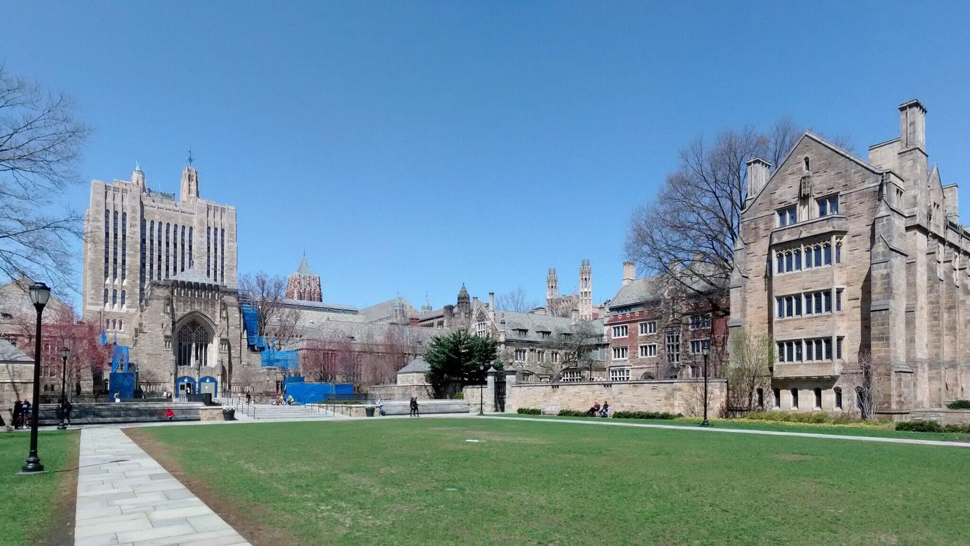 Yale moves to sell $2.5bn in private equity assets