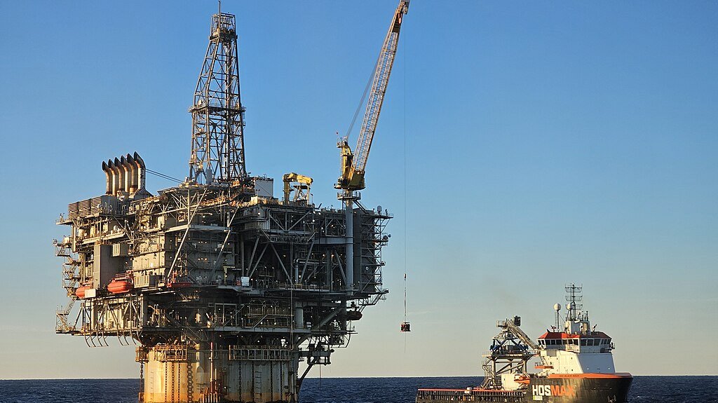 Oil prices stabilise as tropical storm Francine approaches