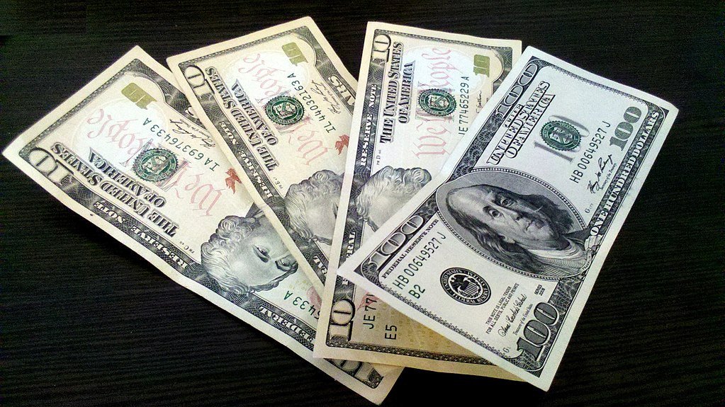 US dollar rises ahead of key inflation data