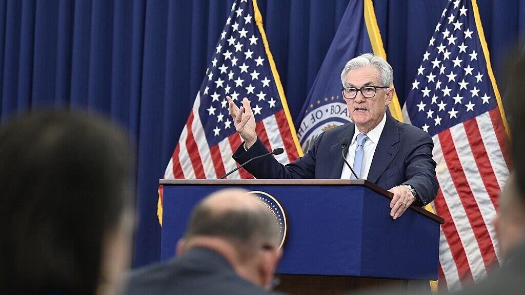 Powell hints at smaller rate cuts, Fed to stay data-driven