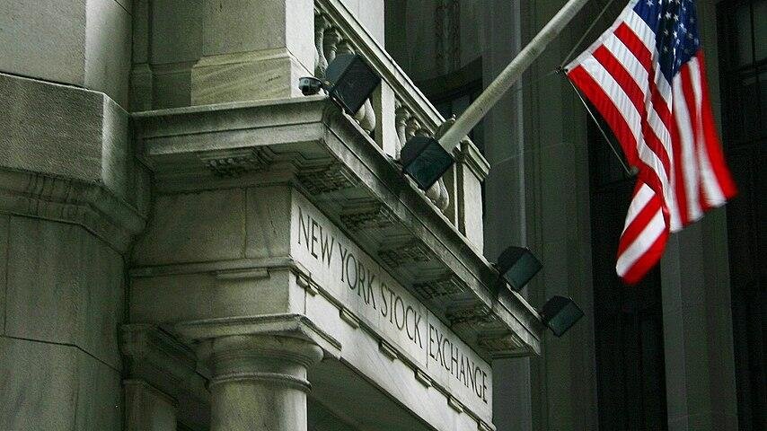 Dow, S&P 500 extend records, Fed hints at further cuts