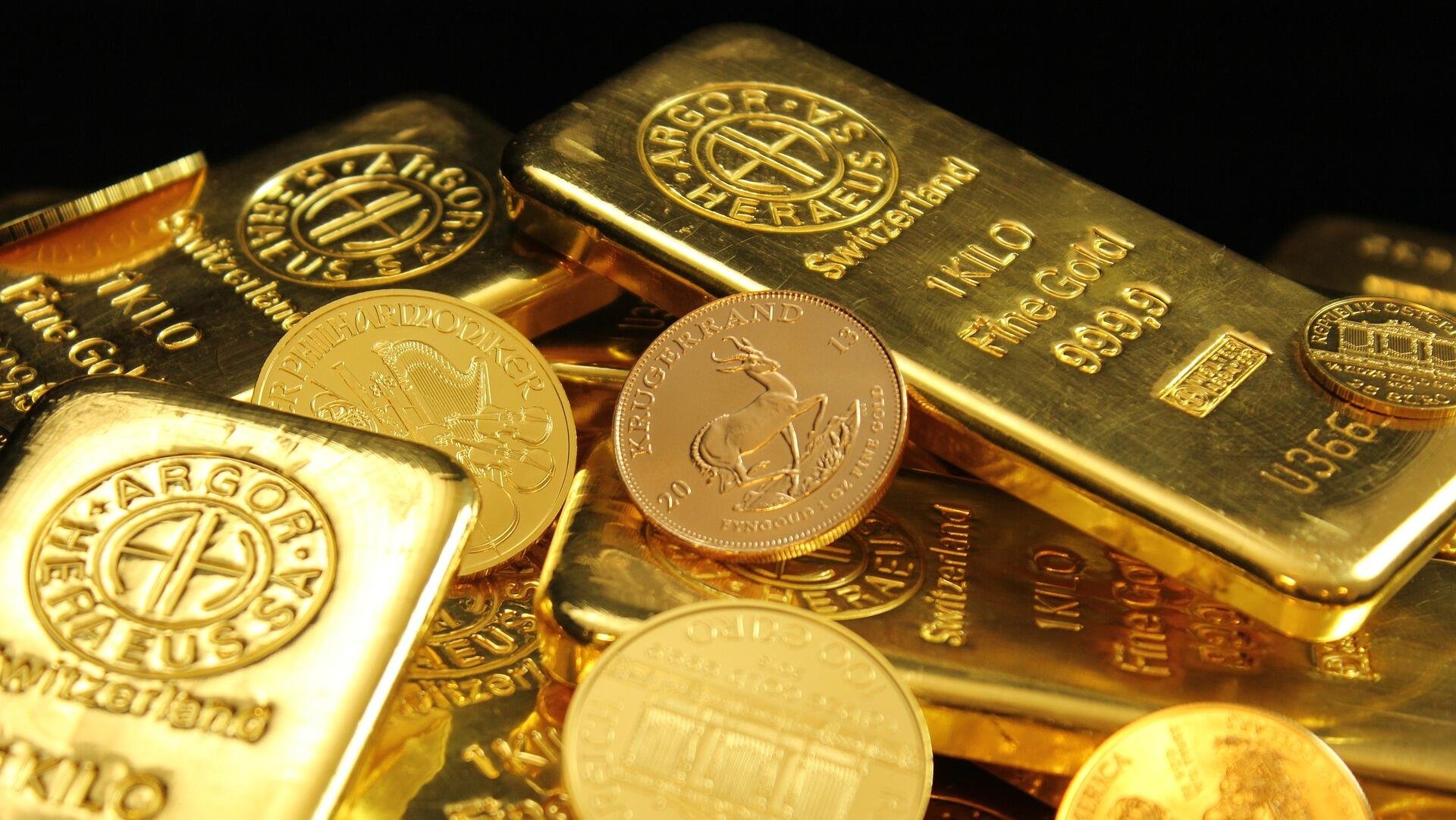 Gold slips as US dollar stabilises amid light trading