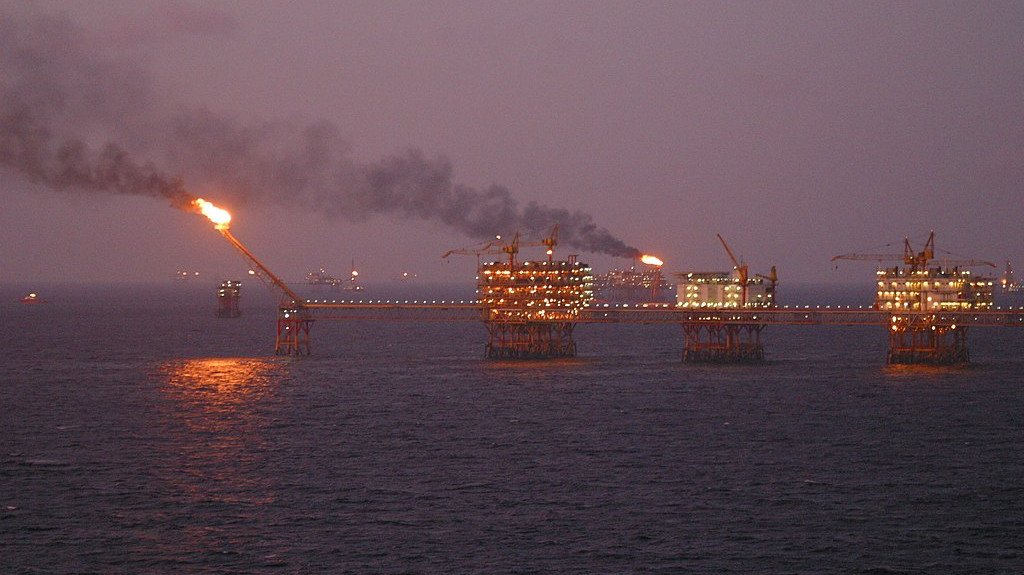Oil prices rebound from near 3-year lows