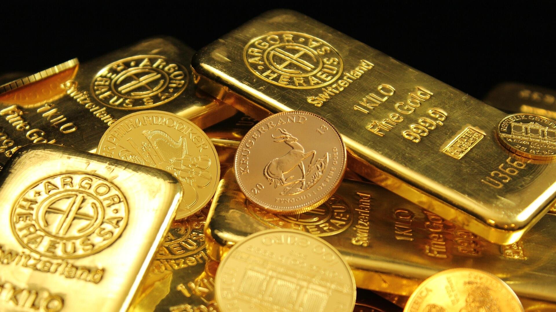 Gold steady amid stronger dollar, China concerns